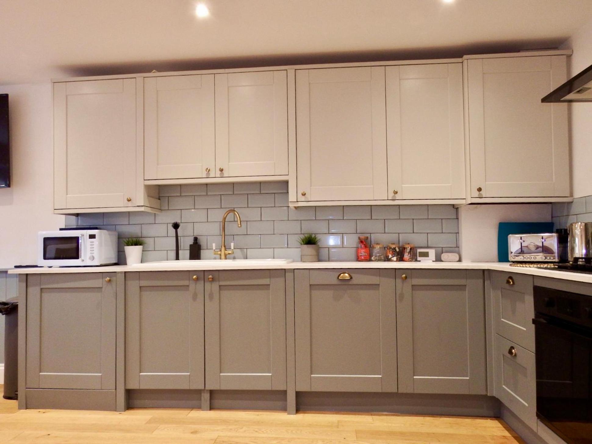 Newly Renovated 3 Bedroom Victorian Detached House 伯恩茅斯 外观 照片