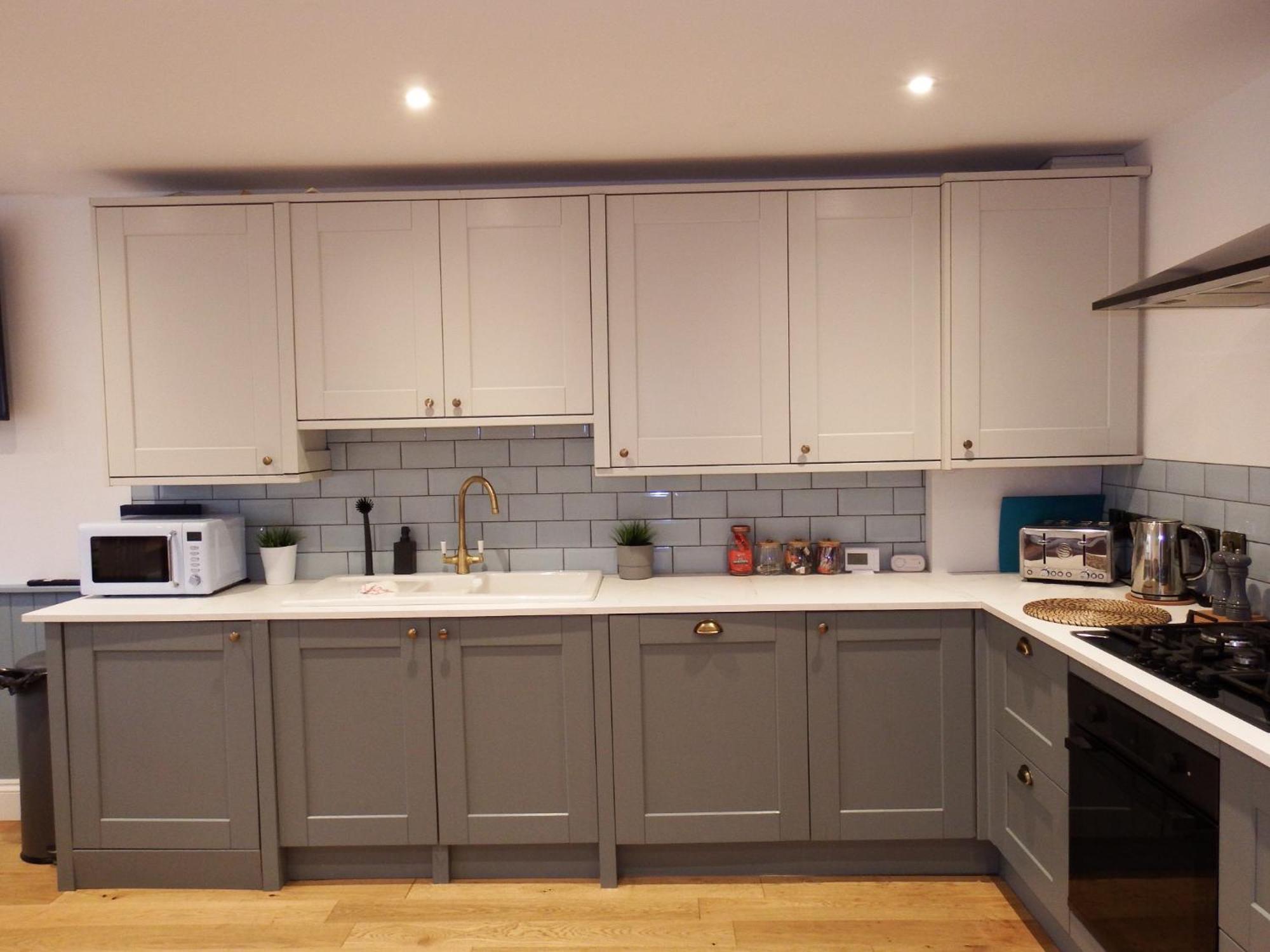 Newly Renovated 3 Bedroom Victorian Detached House 伯恩茅斯 外观 照片
