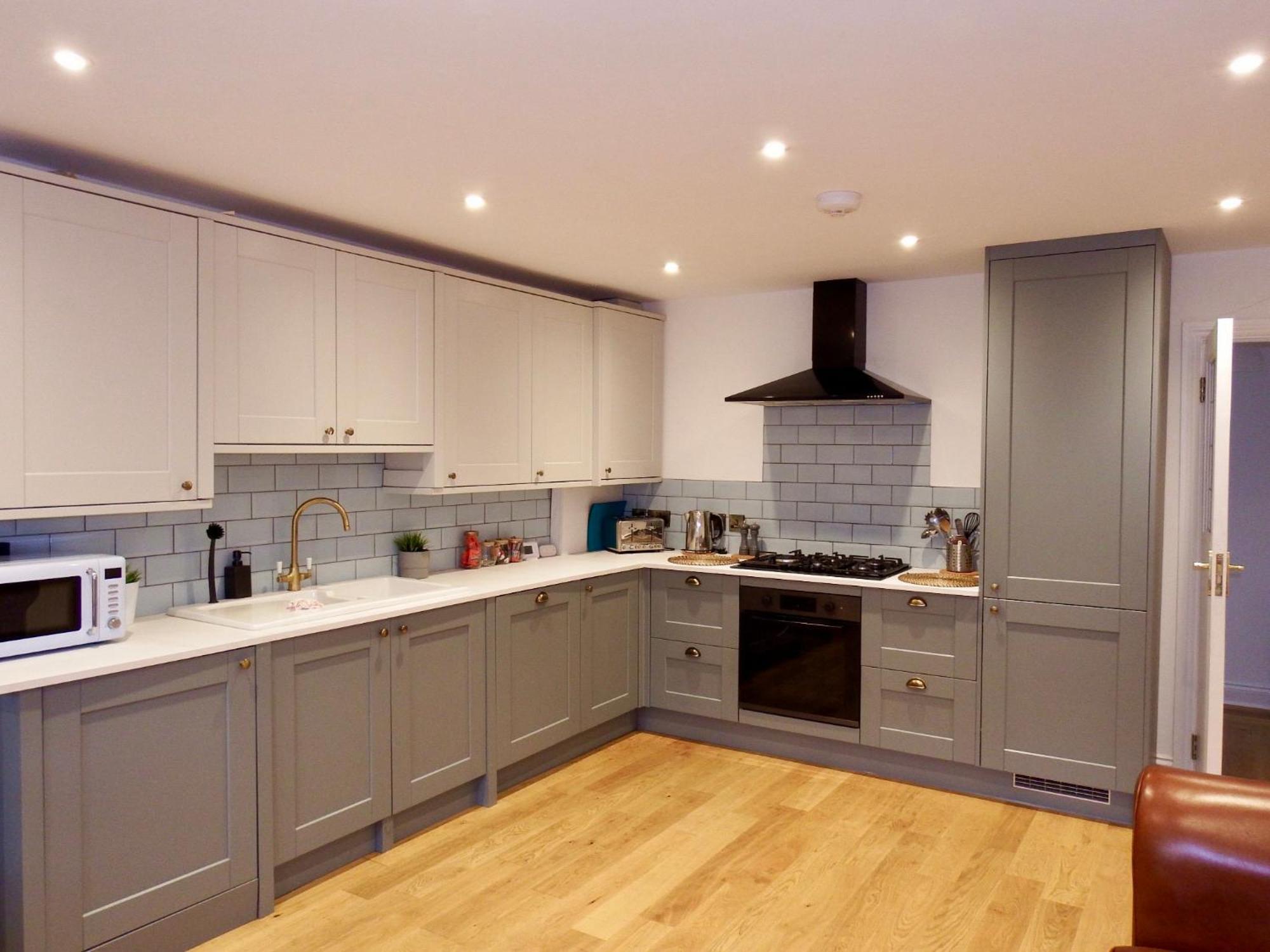 Newly Renovated 3 Bedroom Victorian Detached House 伯恩茅斯 外观 照片