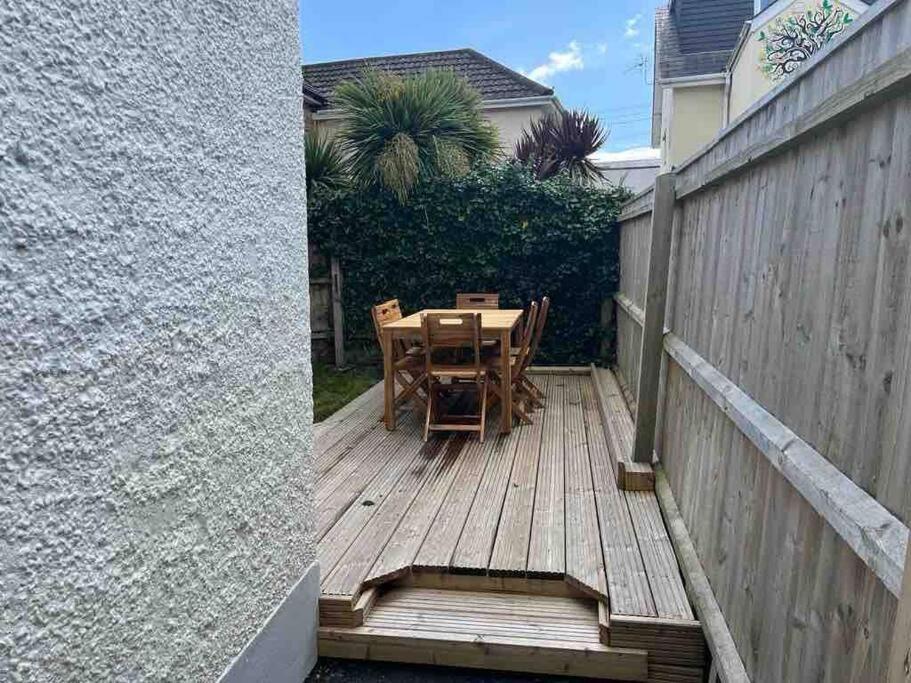 Newly Renovated 3 Bedroom Victorian Detached House 伯恩茅斯 外观 照片